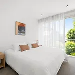 Hideaway 200M To The Manly Beach